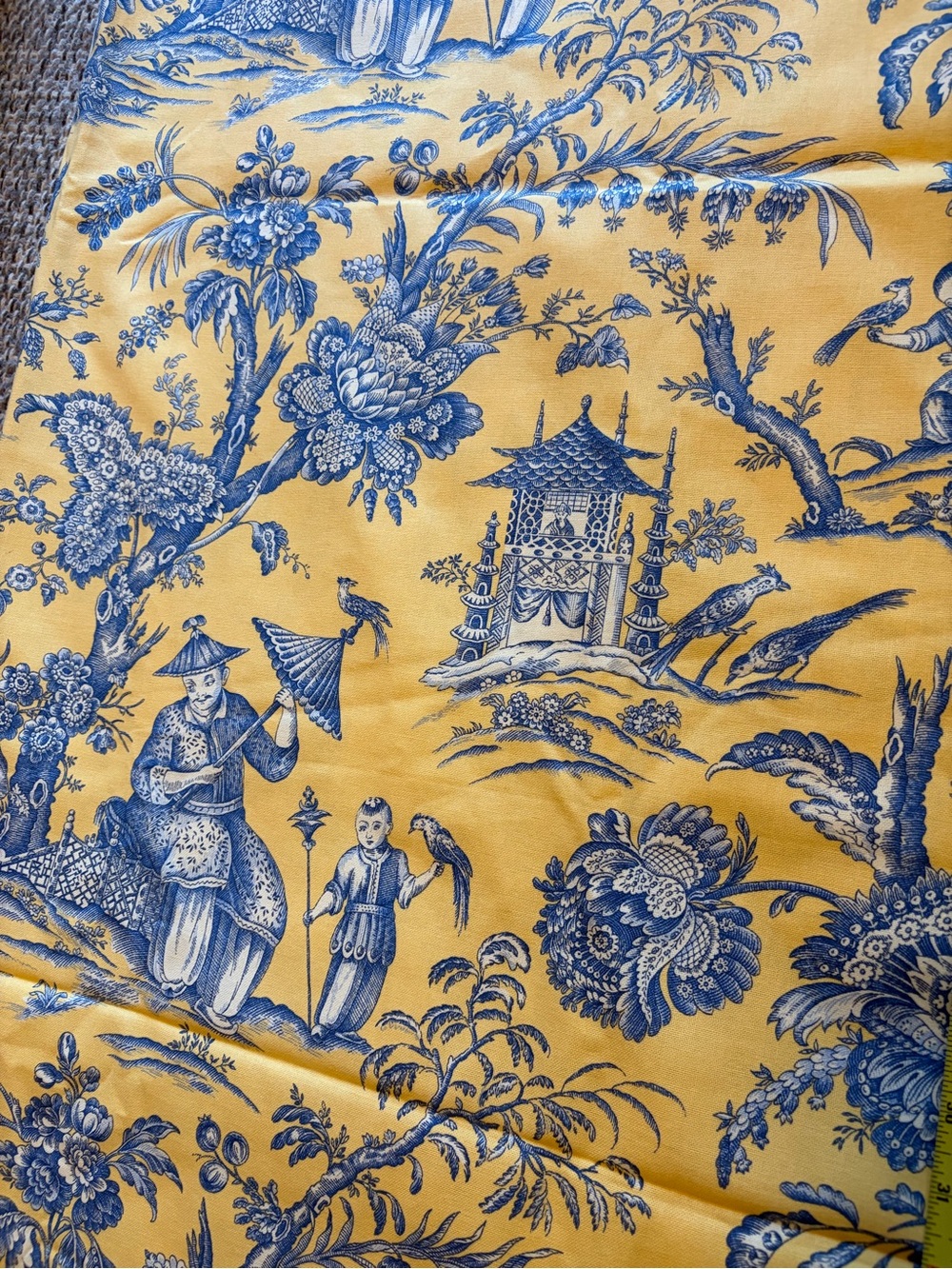 Poupon et Bleu de France Chinoiserie Ming Fabric